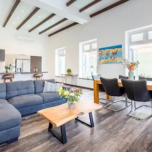 https://hidden-gem-of-willemstad-city-centre.comcaribbean.com