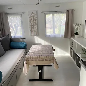 https://mobil-home-aups.fr-provencehotel.com