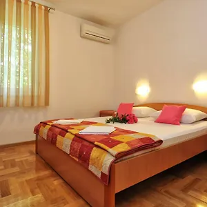 https://villa-fontana-2.hotelinzadar.com